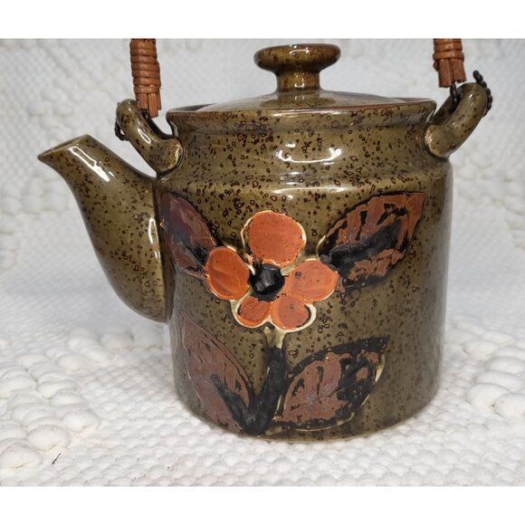 Japanese teapot bamboo handle and four cups, Handpainted floral motif - Picture 4 of 10